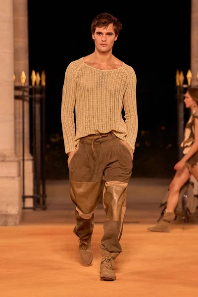 Look 9